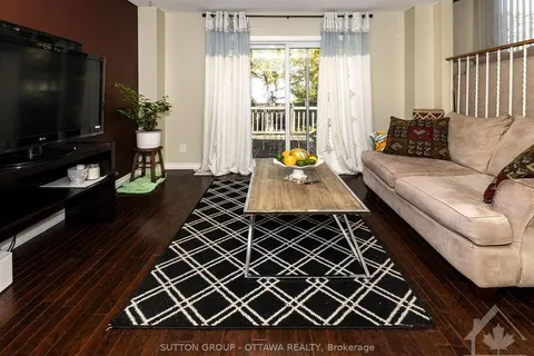 43 BLUEGRASS Dr, Kanata, ON K2M 1G2