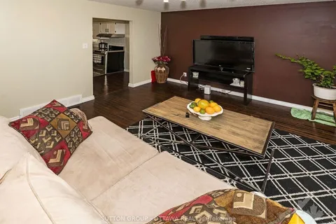 43 BLUEGRASS Dr, Kanata, ON K2M 1G2