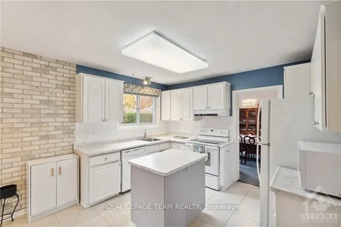 11 PARKER Ave, Meadowlands - Crestview and Area, ON K2G 3A5