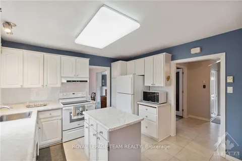 11 PARKER Ave, Meadowlands - Crestview and Area, ON K2G 3A5