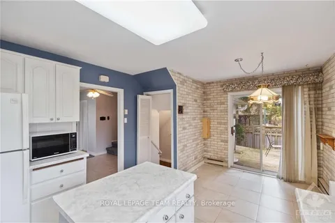 11 PARKER Ave, Meadowlands - Crestview and Area, ON K2G 3A5