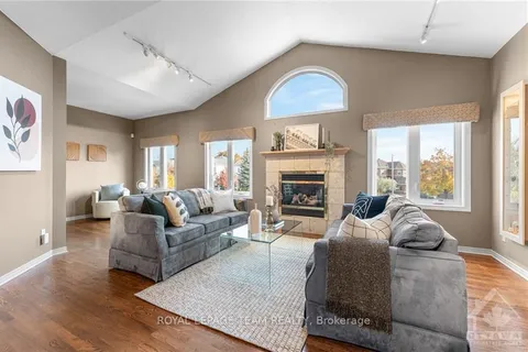 2 KINMOUNT, Kanata, ON K2T 1K1