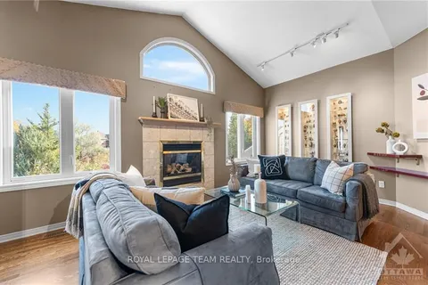 2 KINMOUNT, Kanata, ON K2T 1K1