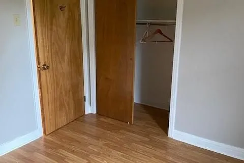 682 DE L&apos;EGLISE St, Overbook - Castleheights and Area, ON K1K 3K2