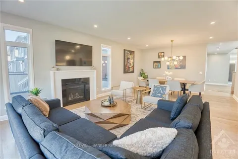 315 WIGWAS St, Manor Park - Cardinal Glen and Area, ON K1K 5A1