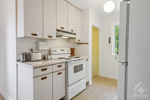 11 APPLEFORD St, Beacon Hill North - South and Area, ON K1J 6V1