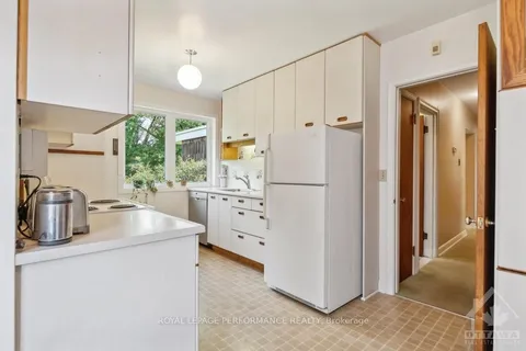 11 APPLEFORD St, Beacon Hill North - South and Area, ON K1J 6V1