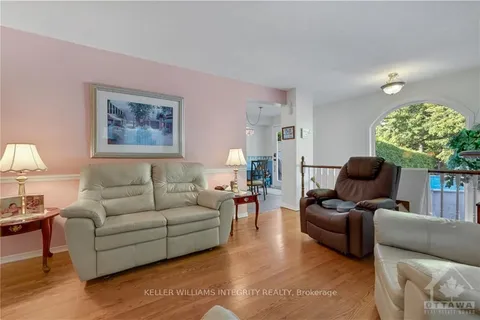 95 SPRINGCREEK Cres, Kanata, ON K2M 2K8