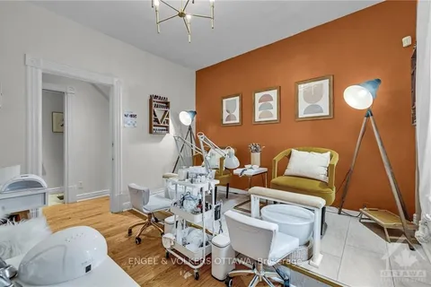 9 MELROSE Ave, West Centre Town, ON K1Y 1T8