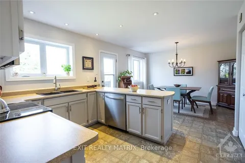 1472 SOUTH RUSSELL Rd, Russell, ON K4R 1E5