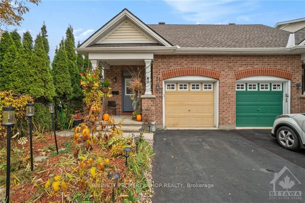 51 STEDMAN St, Blossom Park - Airport and Area, ON K1T 4G5