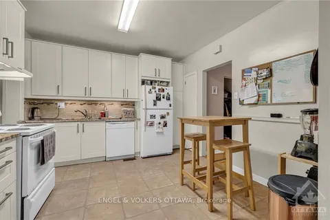 11 MELROSE Ave, West Centre Town, ON K1Y 1T8