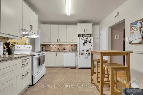 11 MELROSE Ave, West Centre Town, ON K1Y 1T8