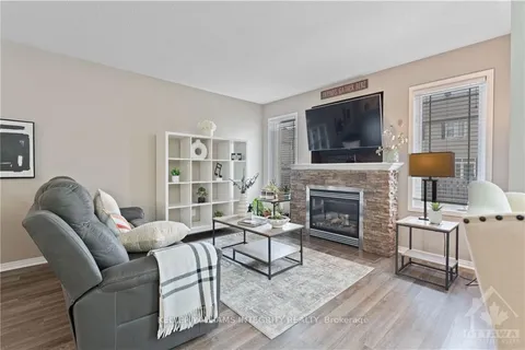 673 PEPPERVILLE Cres, Kanata, ON K2M 0E4