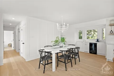 20 ILKLEY Cres, South of Baseline to Knoxdale, ON K2G 0W7