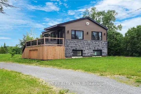 3646 FRONT Rd, East Hawkesbury, ON K6A 2T4