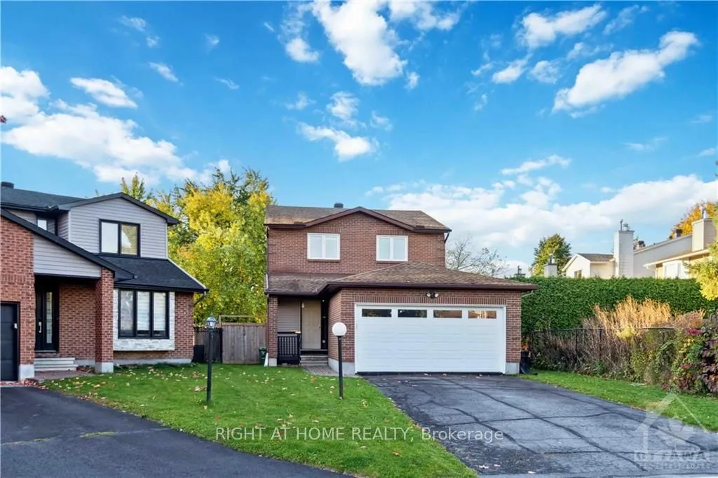 6 SHADETREE Cres, Cityview - Parkwoods Hills - Rideau Shore, ON K2E 7R2