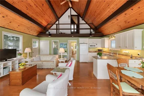 300-302 ISOBEL Lane, Tay Valley, ON K7H 3C5