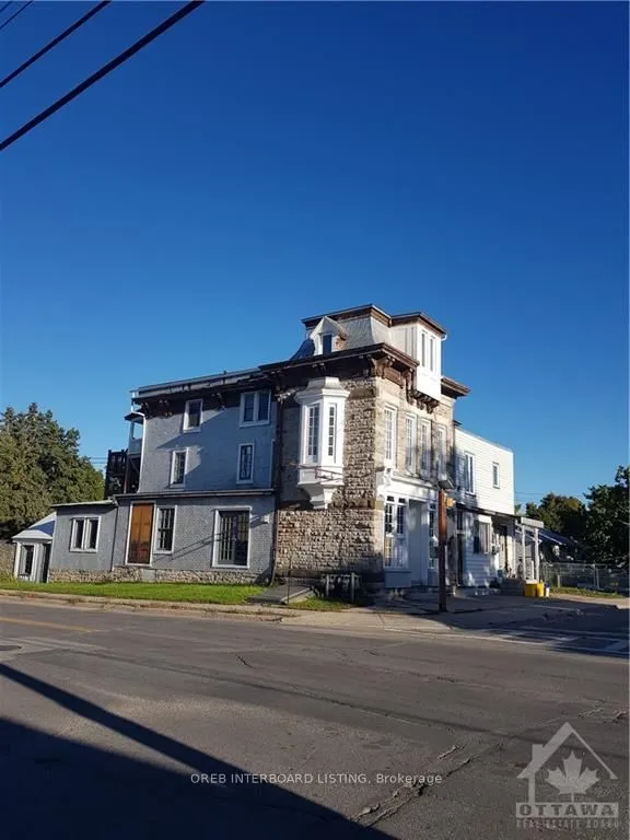 51-53 DRUMMOND St, Perth, ON K7H 1G3