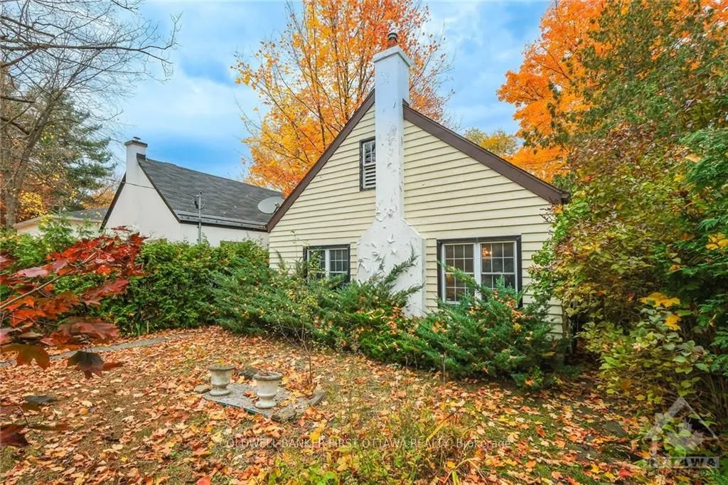 38 ACACIA Ave, Rockcliffe Park, ON K1M 0P4