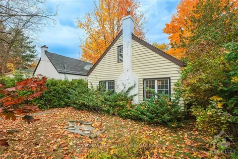 38 ACACIA Ave, Rockcliffe Park, ON K1M 0P4