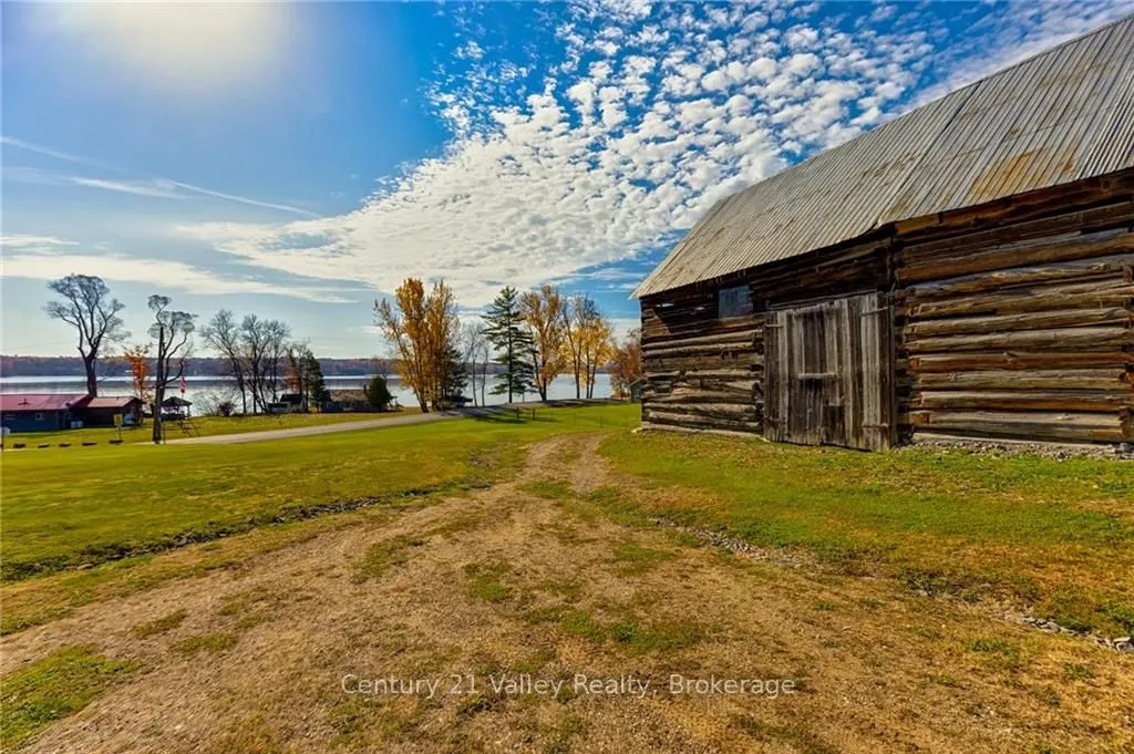 330 ISLAND VIEW Drive, North Algona Wilberforce, ON K0J 1X0