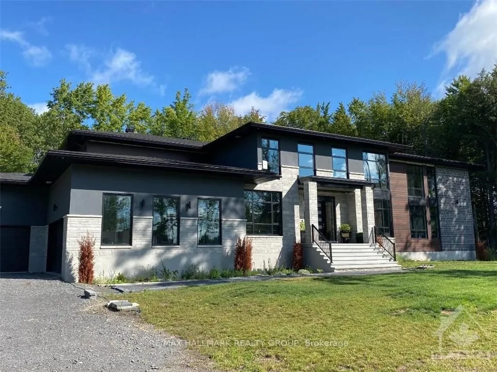 132 ROBERT TAITE Dr, Orleans - Cumberland and Area, ON K4C 0B1