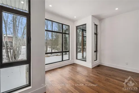 132 ROBERT TAITE Dr, Orleans - Cumberland and Area, ON K4C 0B1