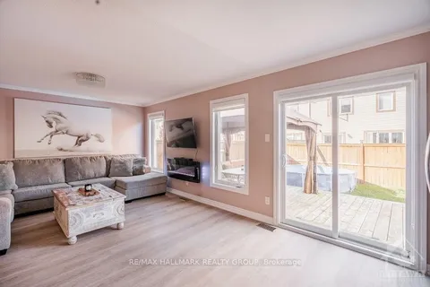 420 MEADOWHAWK Cres, Barrhaven, ON K2J 6H5