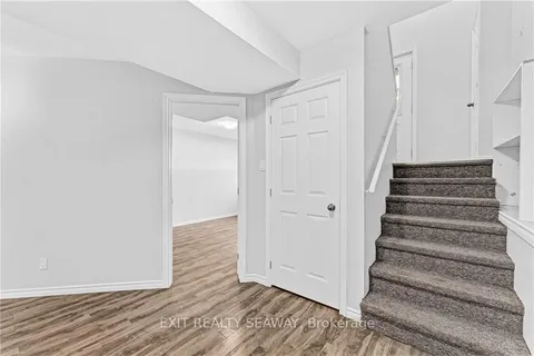 14 MINTO Street, ON K0C 1K0