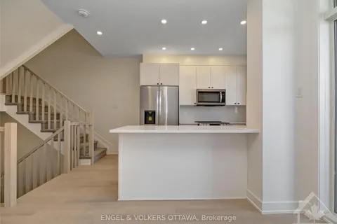 824 ANCIANO Cres, Kanata, ON K2S 0J7