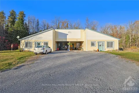 896 FLAT RAPIDS Rd, McNab/Braeside, ON K7S 3G8