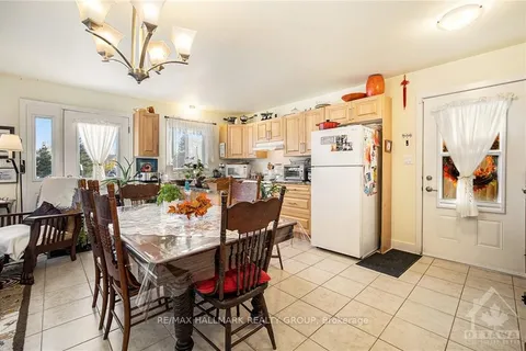 896 FLAT RAPIDS Rd, McNab/Braeside, ON K7S 3G8