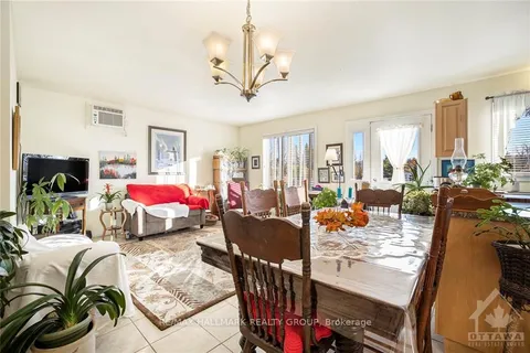 896 FLAT RAPIDS Rd, McNab/Braeside, ON K7S 3G8