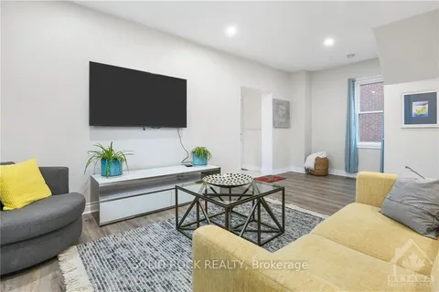 115 DIVISION St, McNab/Braeside, ON K2E 7Z4