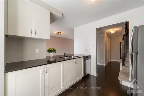 52 ASTERVALE St, Orleans - Cumberland and Area, ON K4A 1A3