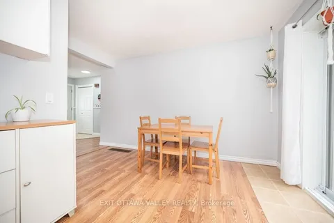 110 BESSBOROUGH St, Laurentian Hills, ON K0J 1P0