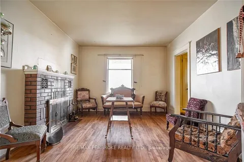 606 ISABELLA St, Pembroke, ON K8A 5V3