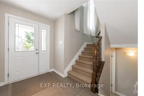 113 GLENDORE St, Barrhaven, ON K2J 0N1