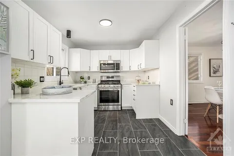 33 BRIDLE PARK Dr, Kanata, ON K2M 2E2
