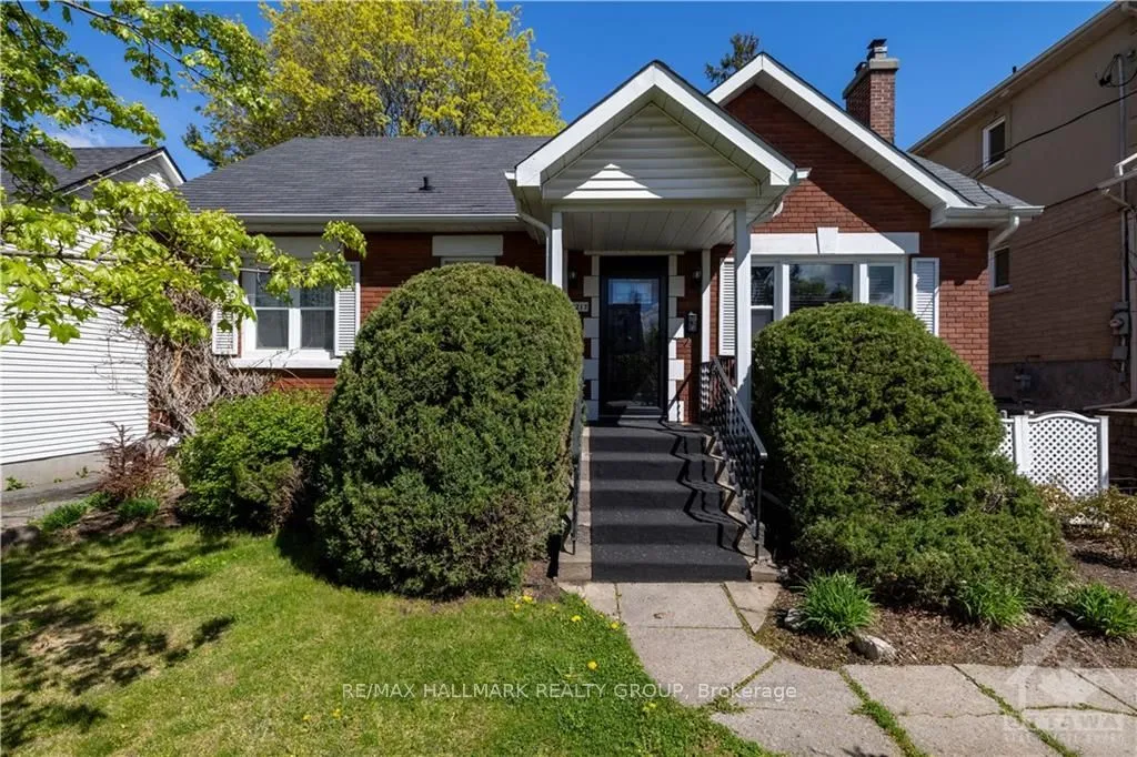 1217 ANOKA St, Hunt Club - South Keys and Area, ON K1V 6C5