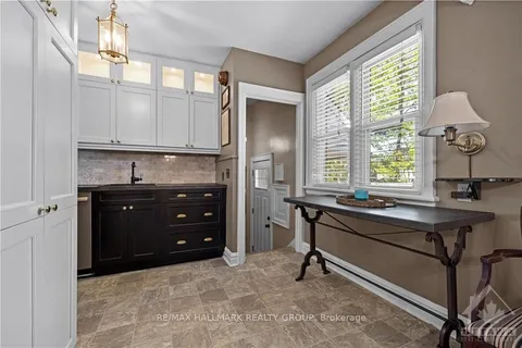 1217 ANOKA St, Hunt Club - South Keys and Area, ON K1V 6C5