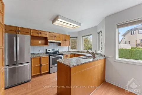 62 SADDLEHORN Cres, Kanata, ON K2M 2B1