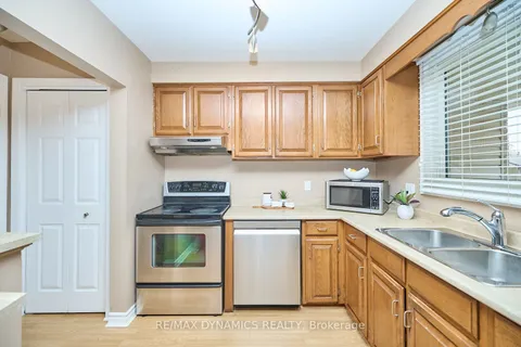 6931 Casey St, Niagara Falls, ON L2J 3G6