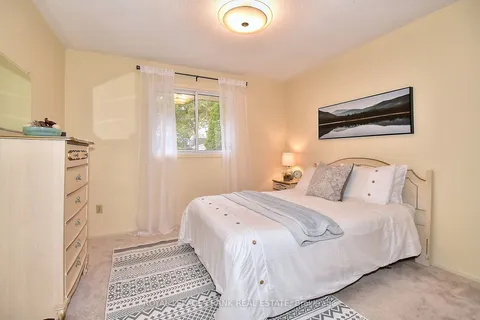 1538 Cherryhill Rd, Peterborough, ON K9K 1A8