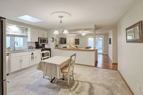 76 Fairmeadow Dr, Guelph, ON N1H 7W5