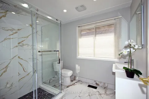 45 Lorne Ave, Grimsby, ON L3M 2H9