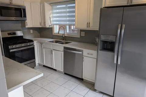 158 Summers Dr, Thorold, ON L2V 5A1