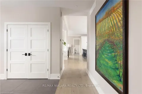 32 BRECKENRIDGE Blvd, St. Catharines, ON L2W 1A7