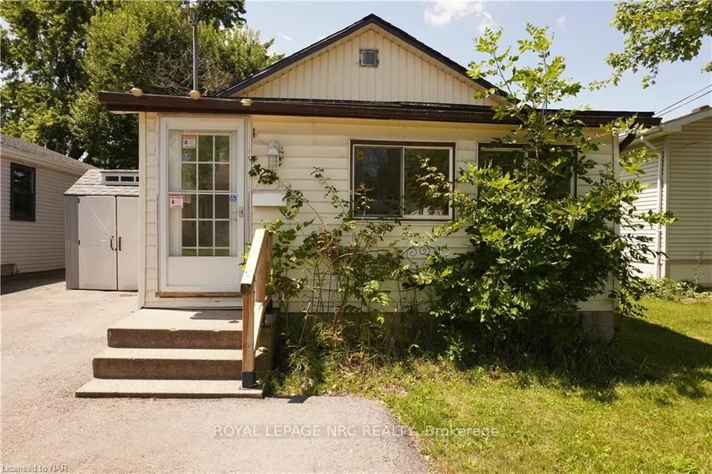 25 LILLIAN St, Fort Erie, ON L2A 5M1